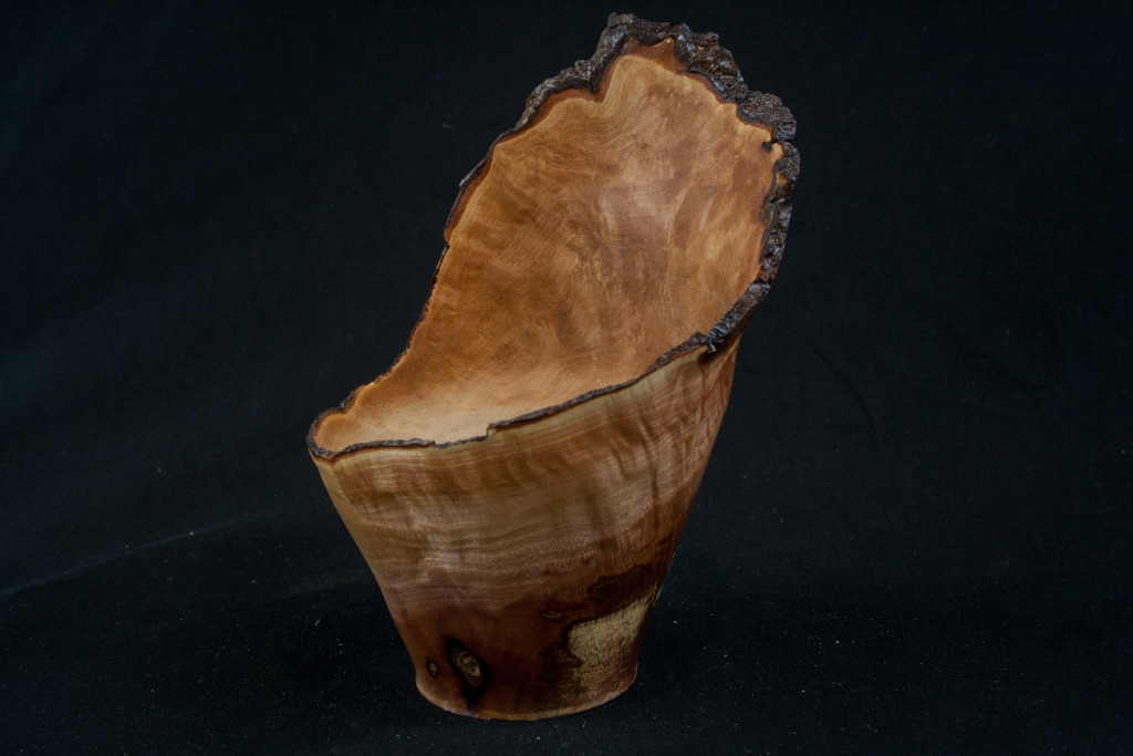 214 Madrone Burl Natural Edge Hollow Form Distorted 4.5 x 6.5.......$29.....SOLD